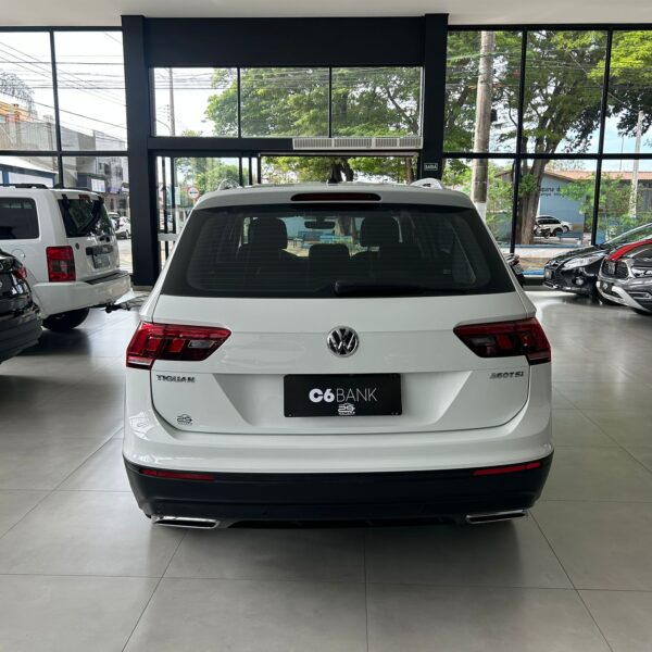 Volkswagen Tiguan<br>2018 - Image 2